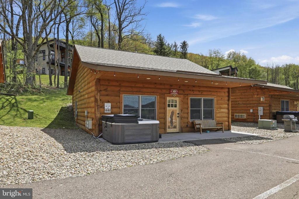 Image 1 of property listing at 83 GRANDVIEW BLVD, Mc Henry, MD 21541