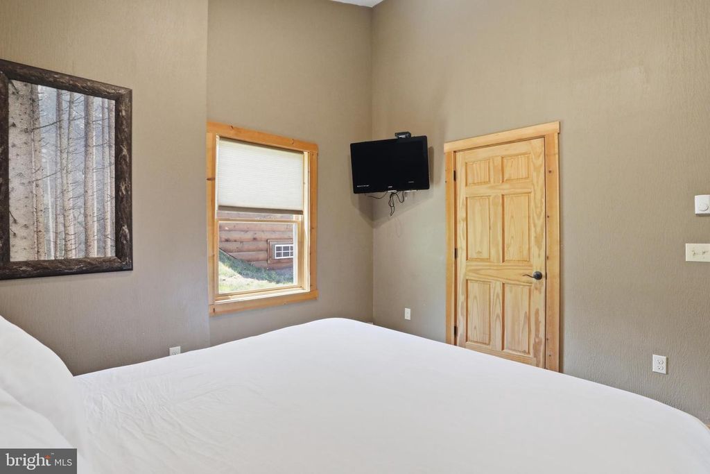 Image 17 of property listing at 83 GRANDVIEW BLVD, Mc Henry, MD 21541