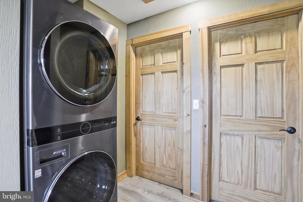 Image 2 of property listing at 83 GRANDVIEW BLVD, Mc Henry, MD 21541