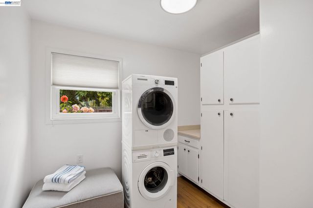 104 Cypress St, Alameda, CA 94501