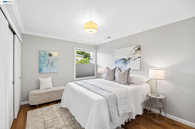 104 Cypress St, Alameda, CA 94501