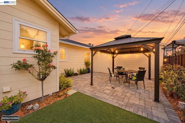 104 Cypress St, Alameda, CA 94501