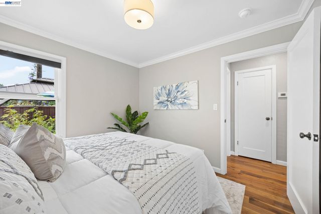 104 Cypress St, Alameda, CA 94501