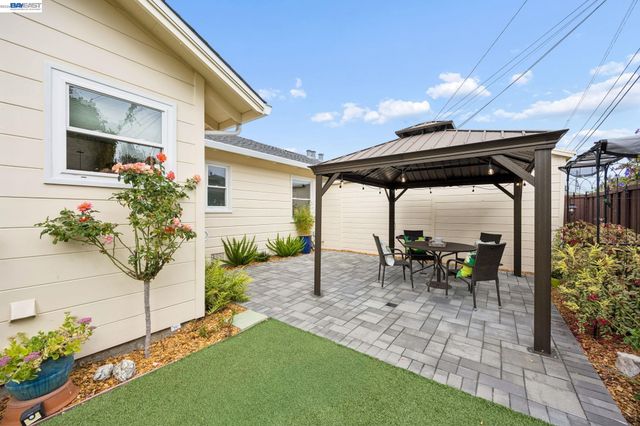 104 Cypress St, Alameda, CA 94501