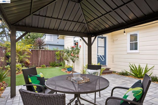 104 Cypress St, Alameda, CA 94501