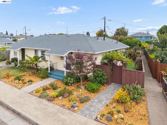 104 Cypress St, Alameda, CA 94501
