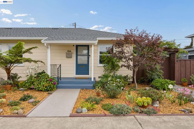 104 Cypress St, Alameda, CA 94501