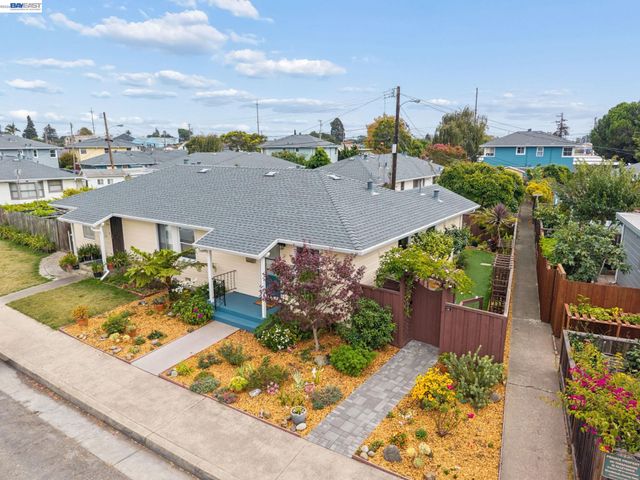 104 Cypress St, Alameda, CA 94501