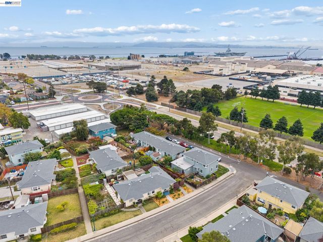 104 Cypress St, Alameda, CA 94501
