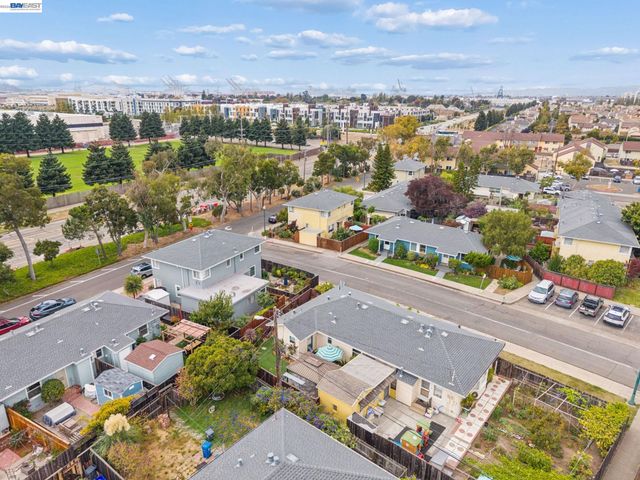 104 Cypress St, Alameda, CA 94501