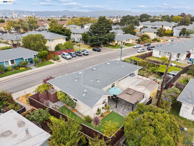 104 Cypress St, Alameda, CA 94501