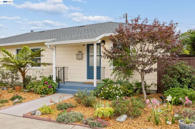 104 Cypress St, Alameda, CA 94501
