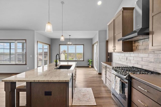306 ASHTIN WAY, Hortonville, WI 54944