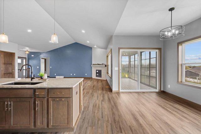 306 ASHTIN WAY, Hortonville, WI 54944