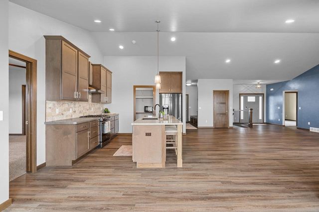 306 ASHTIN WAY, Hortonville, WI 54944