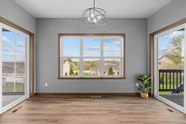 306 ASHTIN WAY, Hortonville, WI 54944