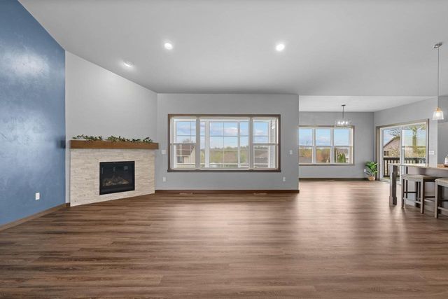 306 ASHTIN WAY, Hortonville, WI 54944