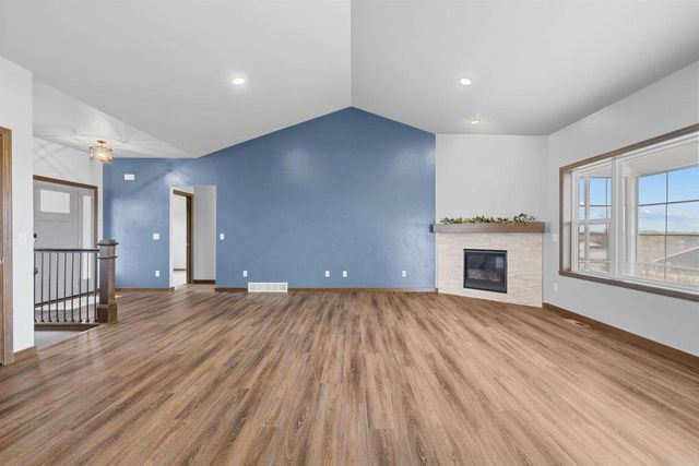306 ASHTIN WAY, Hortonville, WI 54944