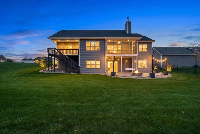 306 ASHTIN WAY, Hortonville, WI 54944