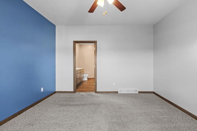 306 ASHTIN WAY, Hortonville, WI 54944