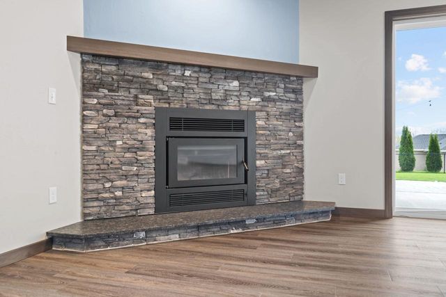 306 ASHTIN WAY, Hortonville, WI 54944