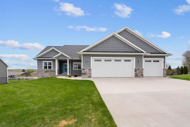 306 ASHTIN WAY, Hortonville, WI 54944