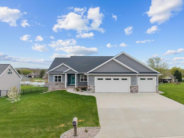 306 ASHTIN WAY, Hortonville, WI 54944