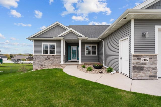 306 ASHTIN WAY, Hortonville, WI 54944