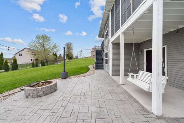 306 ASHTIN WAY, Hortonville, WI 54944
