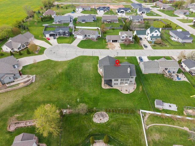 306 ASHTIN WAY, Hortonville, WI 54944