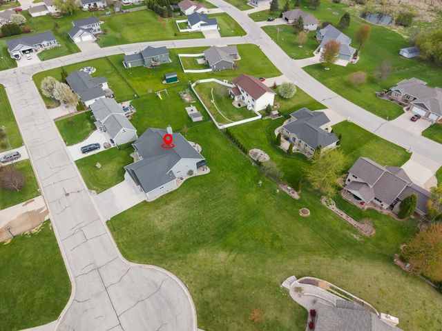 306 ASHTIN WAY, Hortonville, WI 54944