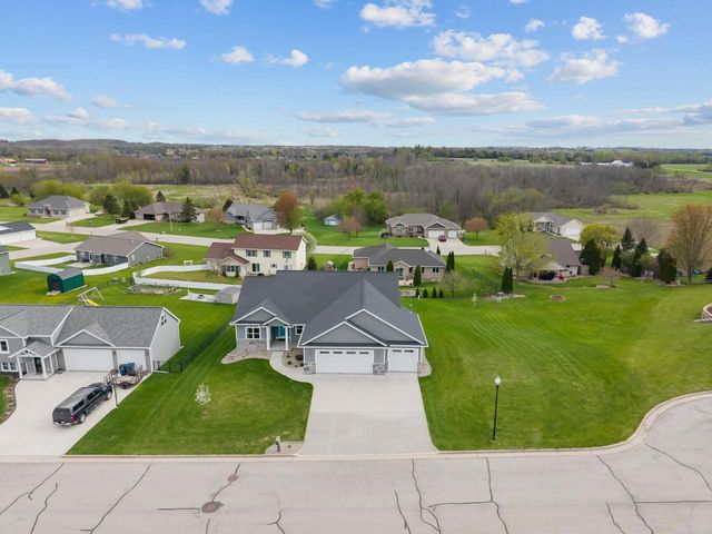 306 ASHTIN WAY, Hortonville, WI 54944