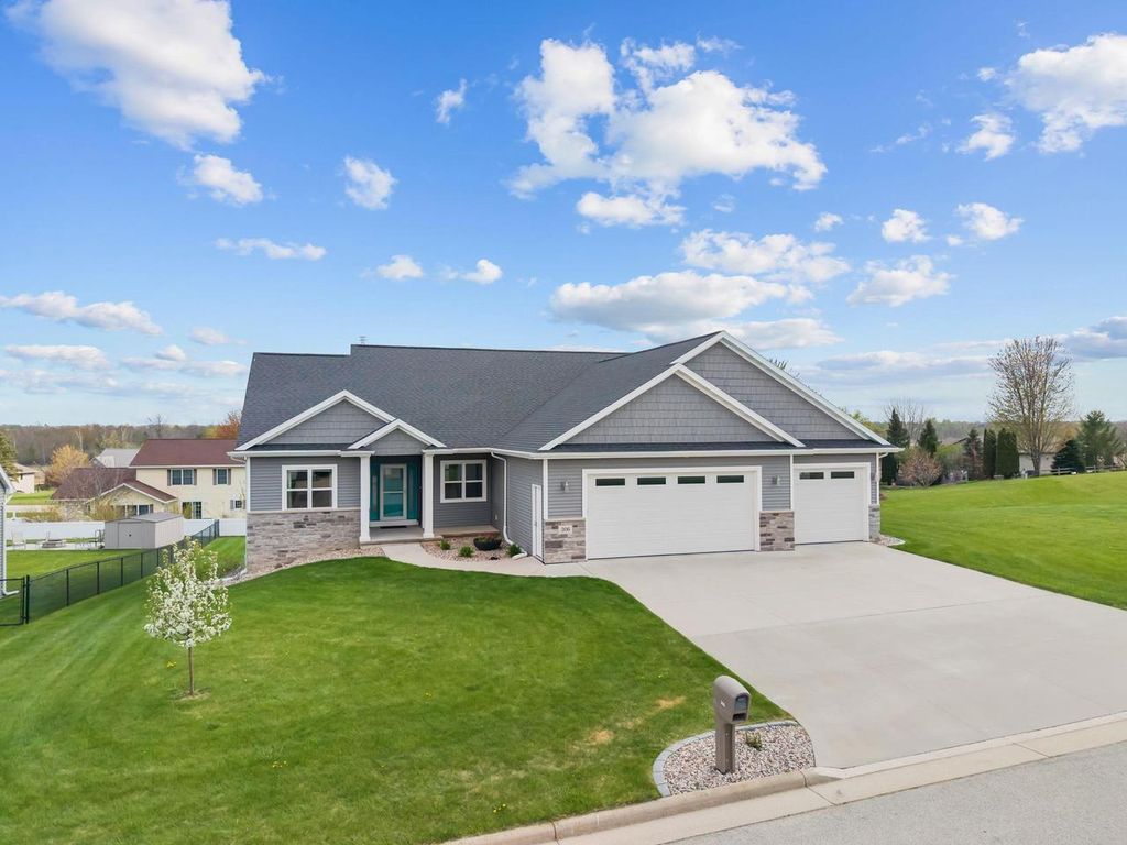 306 ASHTIN WAY, Hortonville, WI 54944