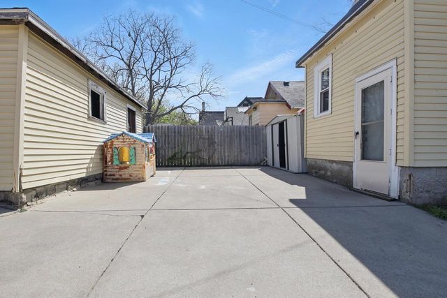 150 Cook STREET, Waukesha, WI 53186