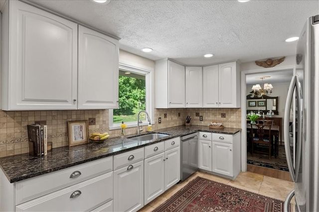 4533 W 65th Street, Prairie Village, KS 66208