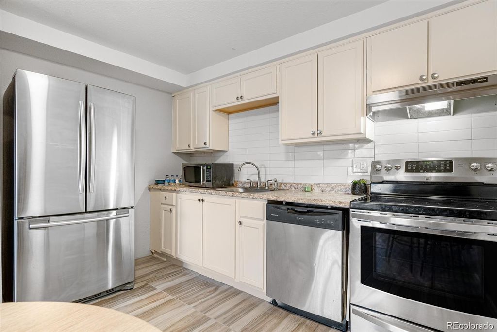 1304 S Parker Road 359, Denver, CO 80231