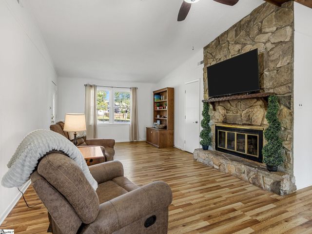 110 Coldspring Drive, Spartanburg, SC 29301