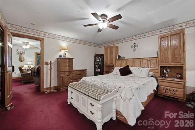 150 Sorghum Drive, Waynesville, NC 28785