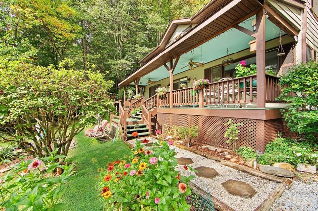 150 Sorghum Drive, Waynesville, NC 28785