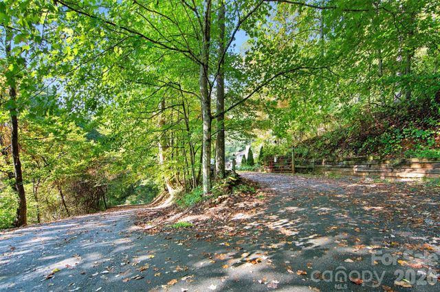150 Sorghum Drive, Waynesville, NC 28785