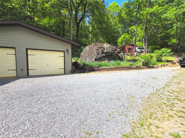 150 Sorghum Drive, Waynesville, NC 28785