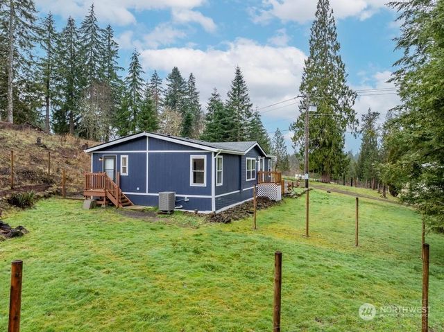 104 S Goble Creek Rd, Kelso, WA 98626