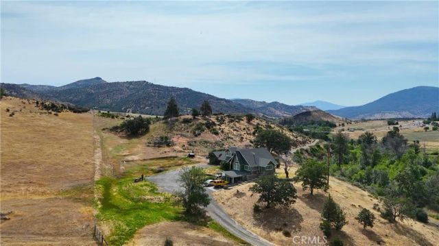 405 Old Cottonwood Creek Rd, Hornbrook, CA 96044