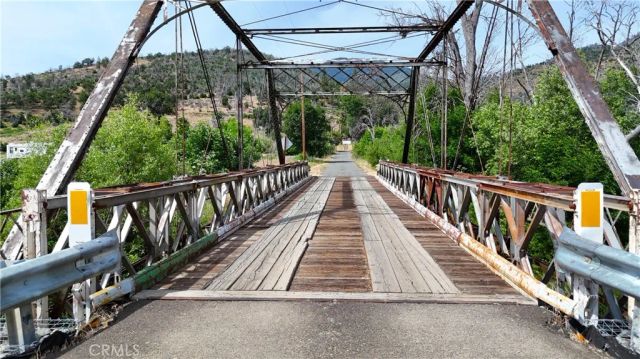 405 Old Cottonwood Creek Rd, Hornbrook, CA 96044