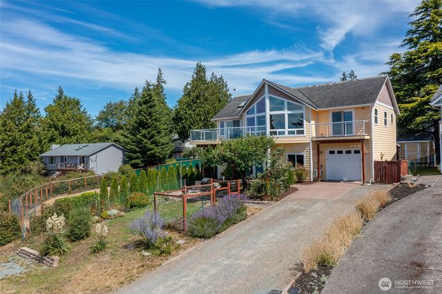 1243 Farragut Drive, Coupeville, WA 98239