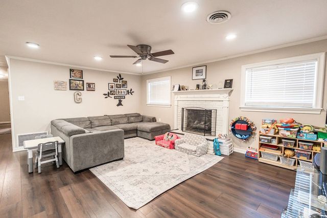 809 E Highway 82, Nocona, TX 76255