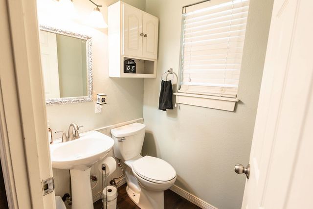 809 E Highway 82, Nocona, TX 76255