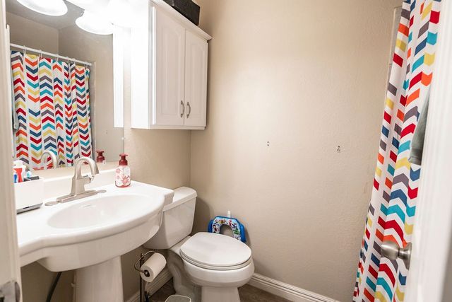 809 E Highway 82, Nocona, TX 76255