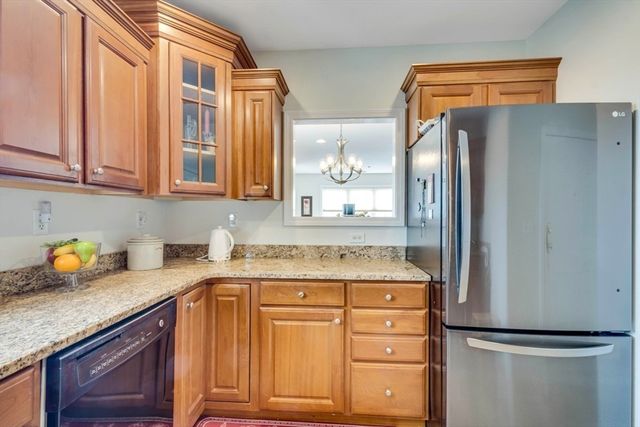 2311 Briarwood Vlg 2311, Clinton, MA 01510