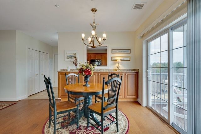 2311 Briarwood Vlg 2311, Clinton, MA 01510